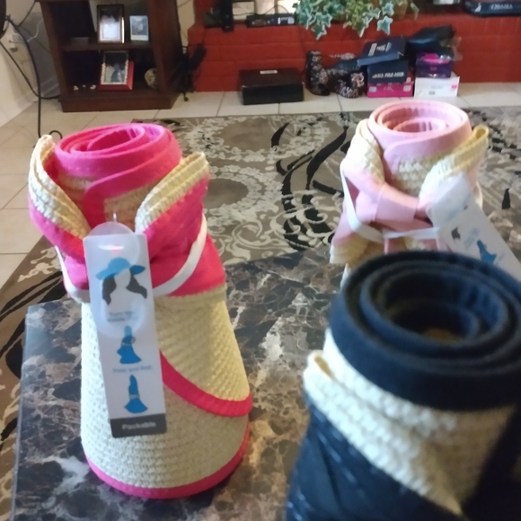 Women's Visor hats Lt pink,dk pink, black strawht $5each - Picture 9 of 13